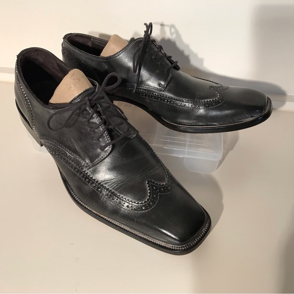 DSQUARED Square Toe Wing Tip Lace Ups. (9.5/42E)